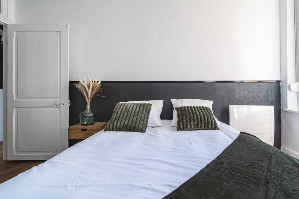 Le Cosy - 2 Chambres - Hyper Centre Reims Bagian luar foto